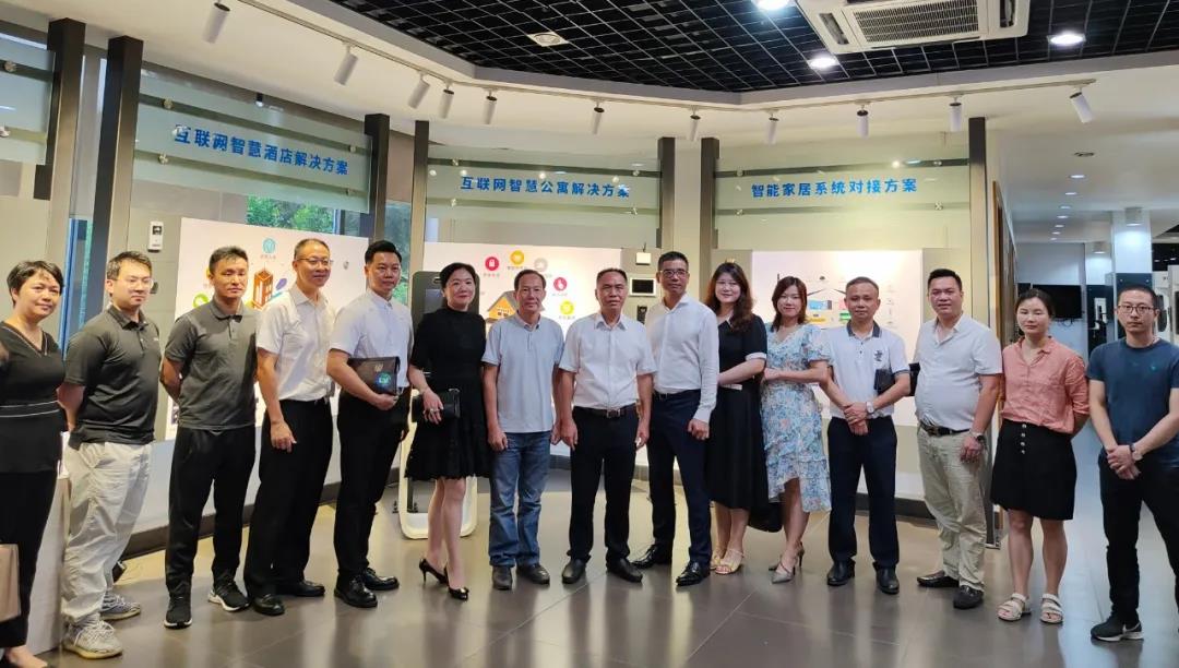 深化合作，推進行業(yè)發(fā)展--佛山市政協(xié)常委一行蒞臨廣東必達參觀交流